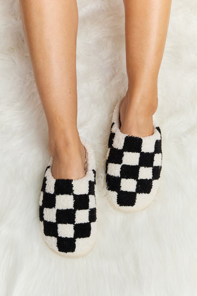Melody Checkered Print Plush Slide Slippers-Authentically Radd Women's Online Boutique in Endwell, New York